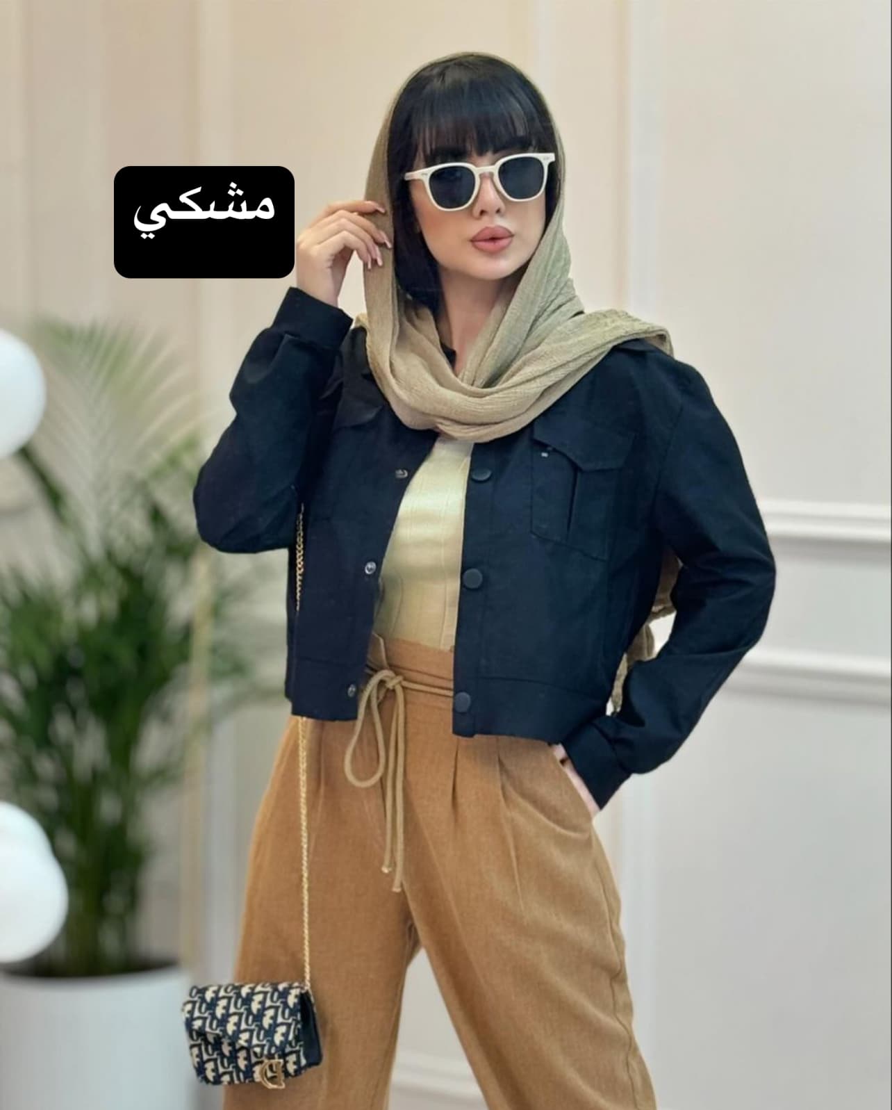 كت نيمتنه جلو دكمه كد 4618577 — تصویر ۵