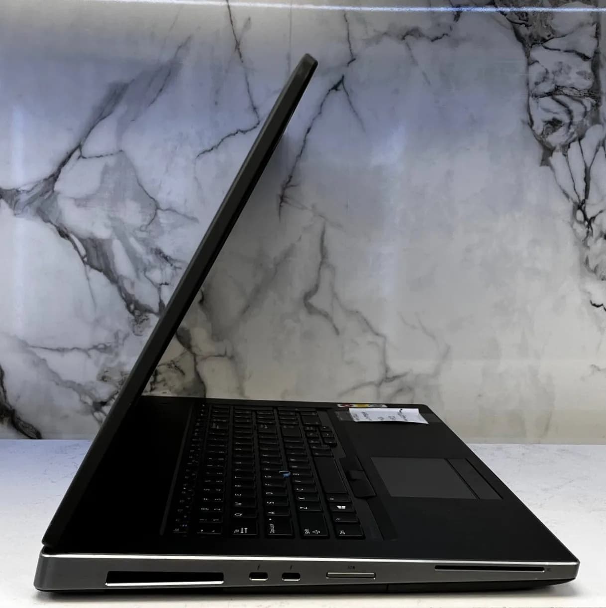لپ تاپ استوک DELL PRECISION 7740 | 17″ FHD | CORE I9-9980HQ | 16GB RAM | 512GB SSD | 6GB RTX 3000 — تصویر ۴