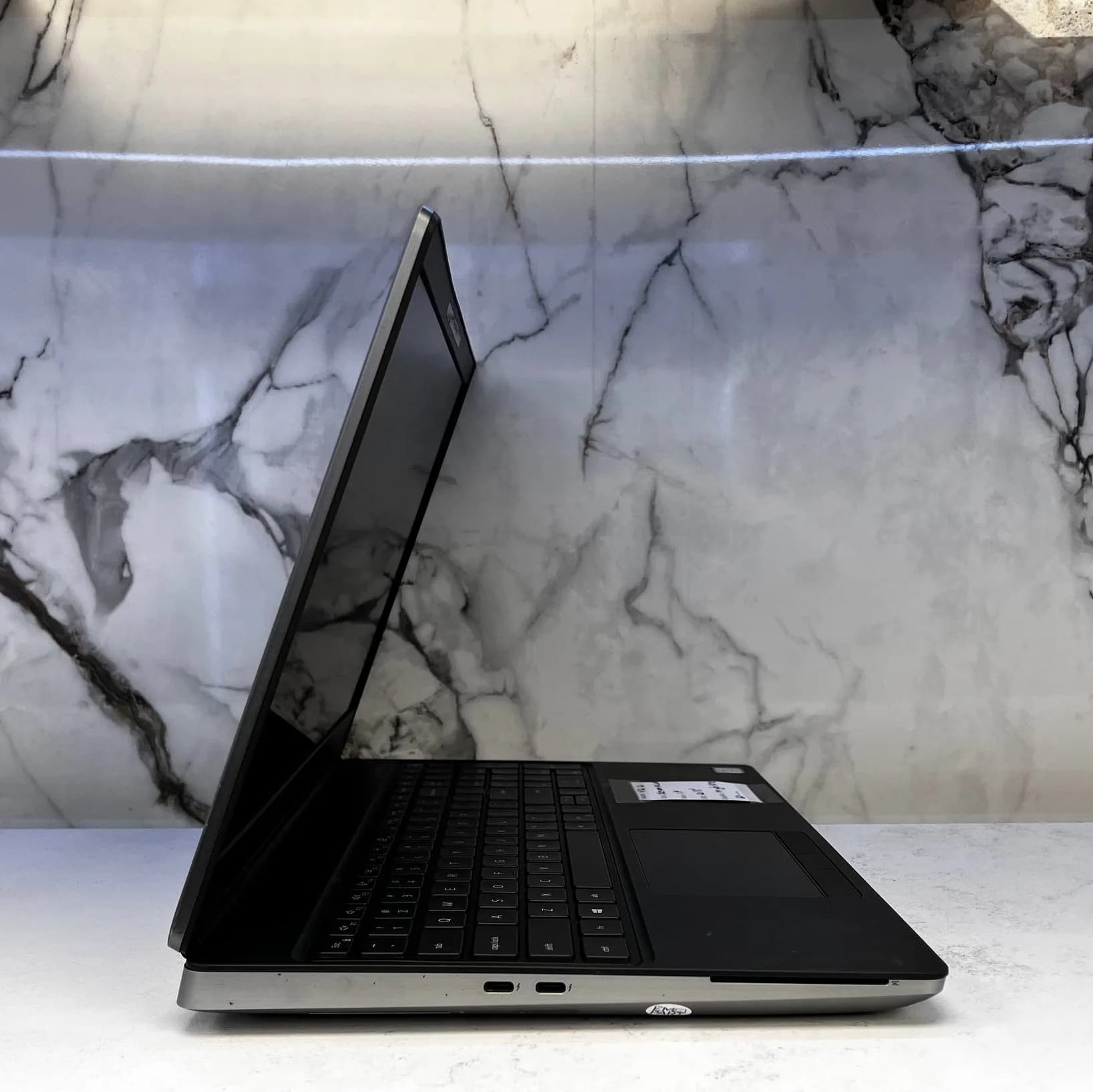 لپ تاپ استوک DELL PRECISION 7550 | 15.6″ FHD | CPU XEON W1088| 16GB RAM | 512GB SSD | 16GB RTX 5000 — تصویر ۴
