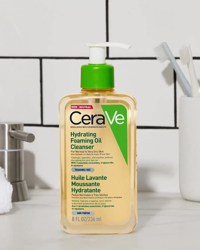 فوم شستشو روغنی و آبرسان سراوی CeraVe Oil Cleanser — تصویر ۵