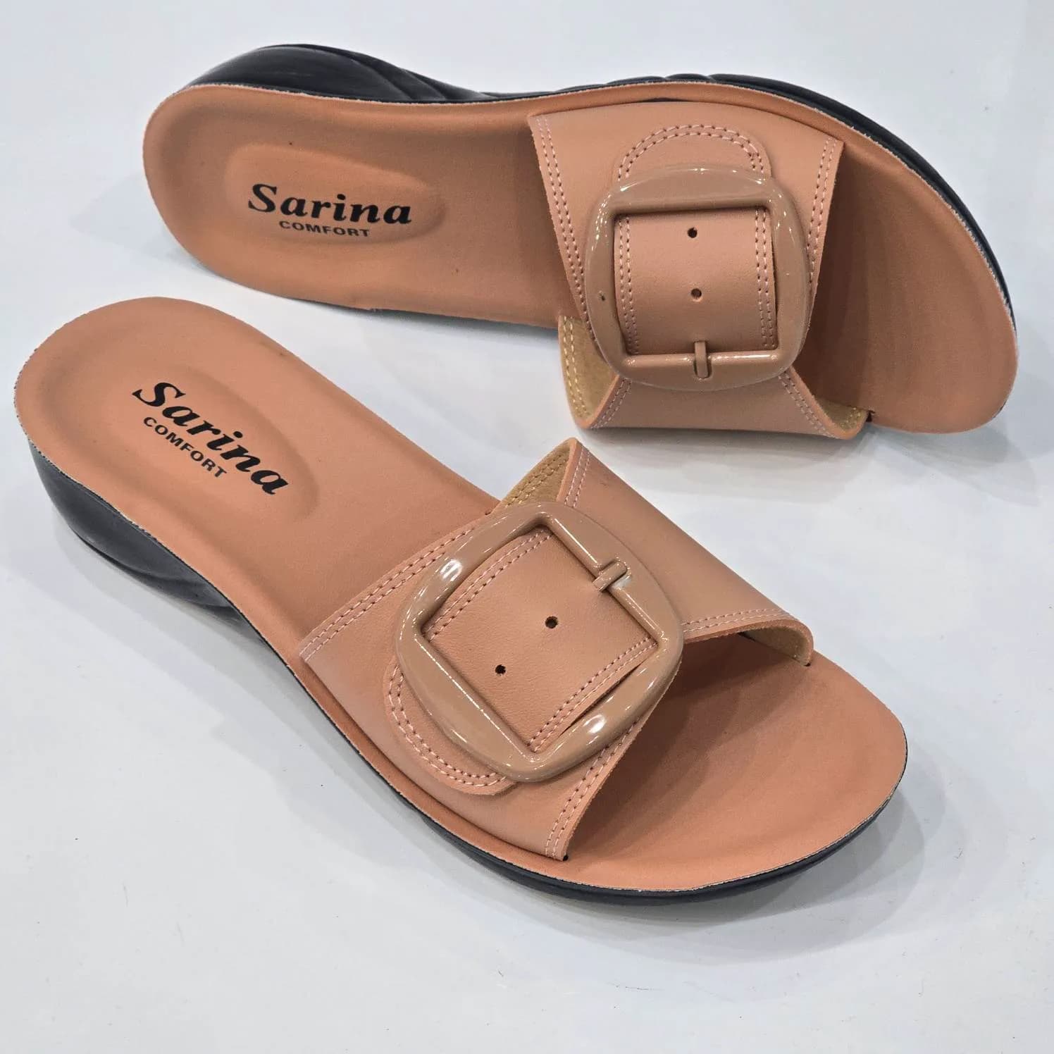 صندل روفرشی زنانه دنیا
