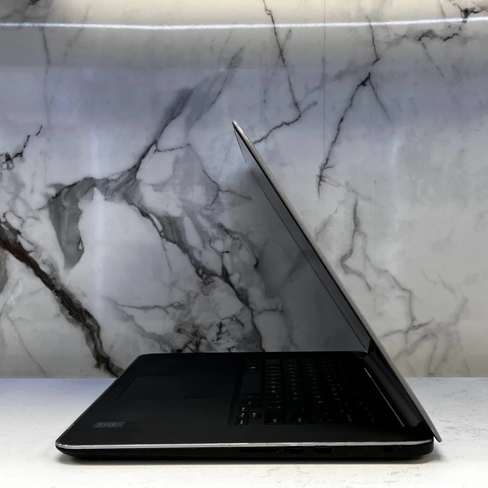 لپ تاپ استوک DELL M3800 | 15.6″ FHD | CORE I7-4712HQ | 8GB RAM | 256GB SSD | 2GB K1100 — تصویر ۹