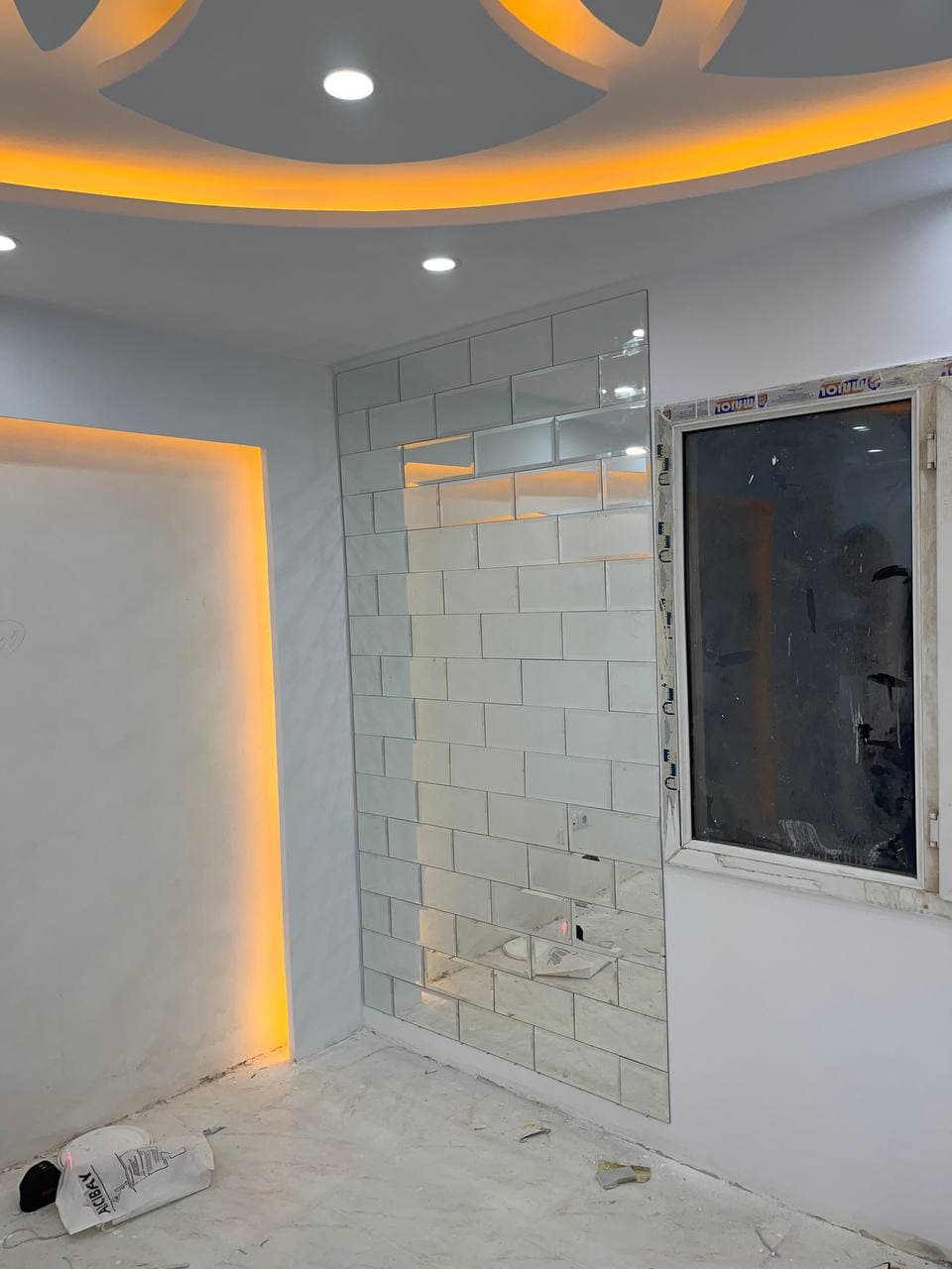 آینه آجری — تصویر ۲