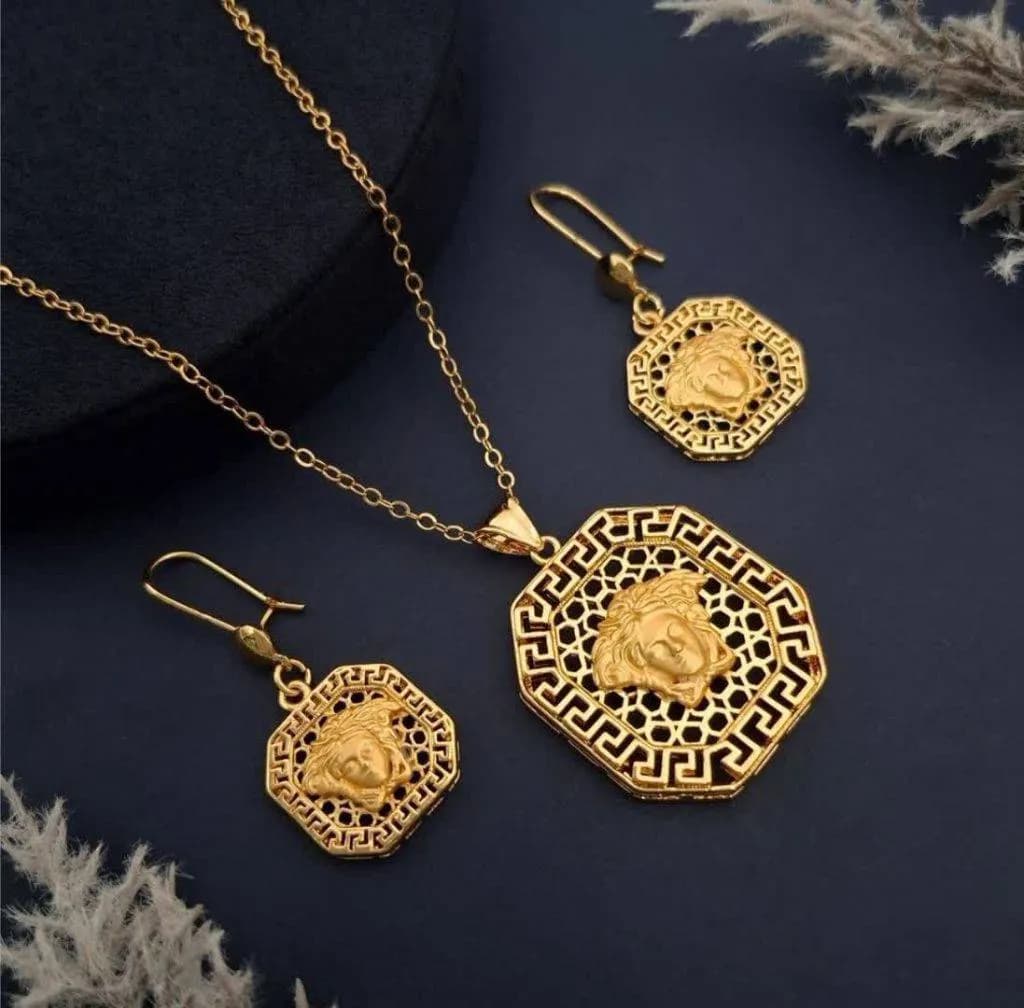 ​نیم ست ورساچه هشت ضلعی با زنجیر مشبک کد ۳۵۹۹