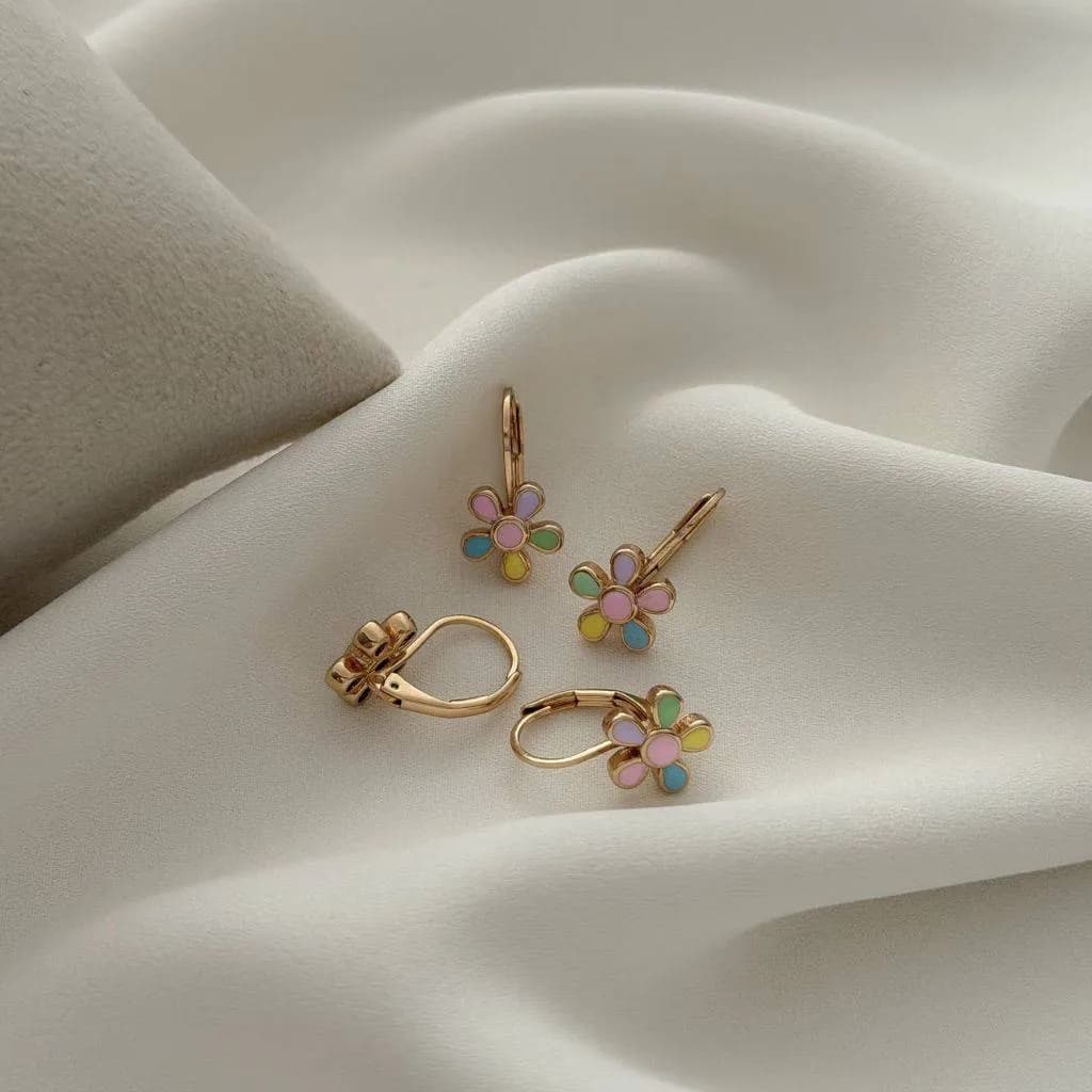 گوشواره دخترانه طرح گل میناکاری رنگ ثابت ژوپینگ کد 3532