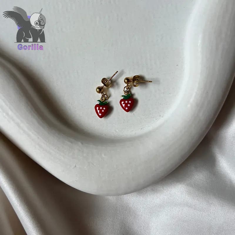 گوشواره توت فرنگی استیل