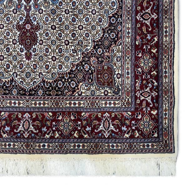 فرش دستباف سه متری ماهی مود بیرجند — تصویر ۳