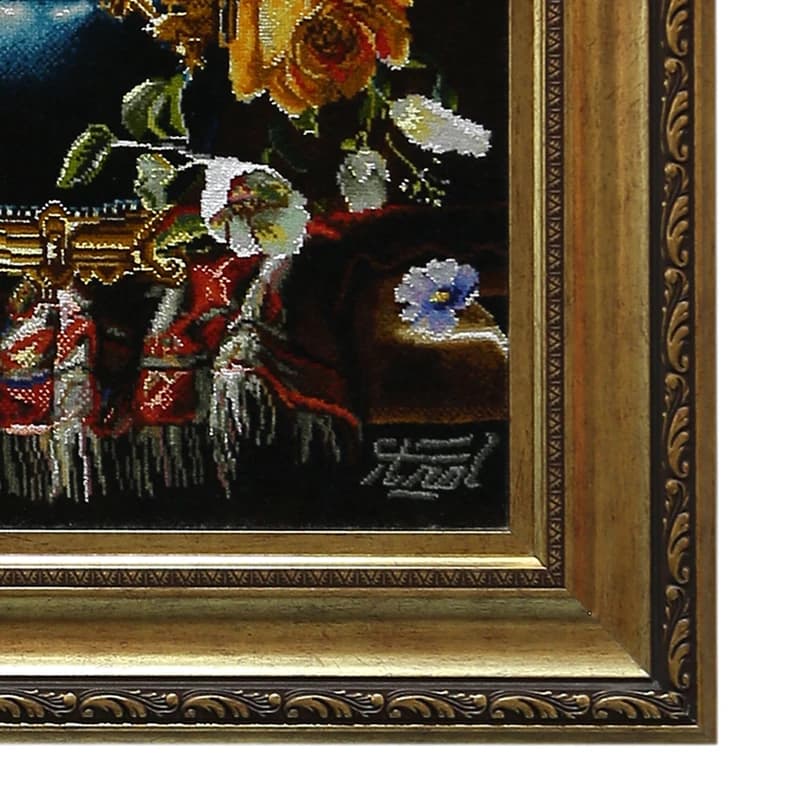 تابلو فرش دستباف طرح گل رومیزی دار — تصویر ۳