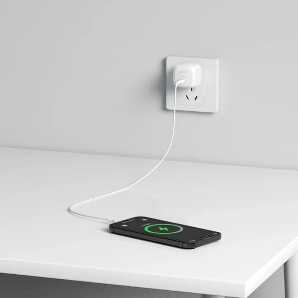 شارژر دیواری 45 وات بلکین مدل Boost charger compact EU — تصویر ۴