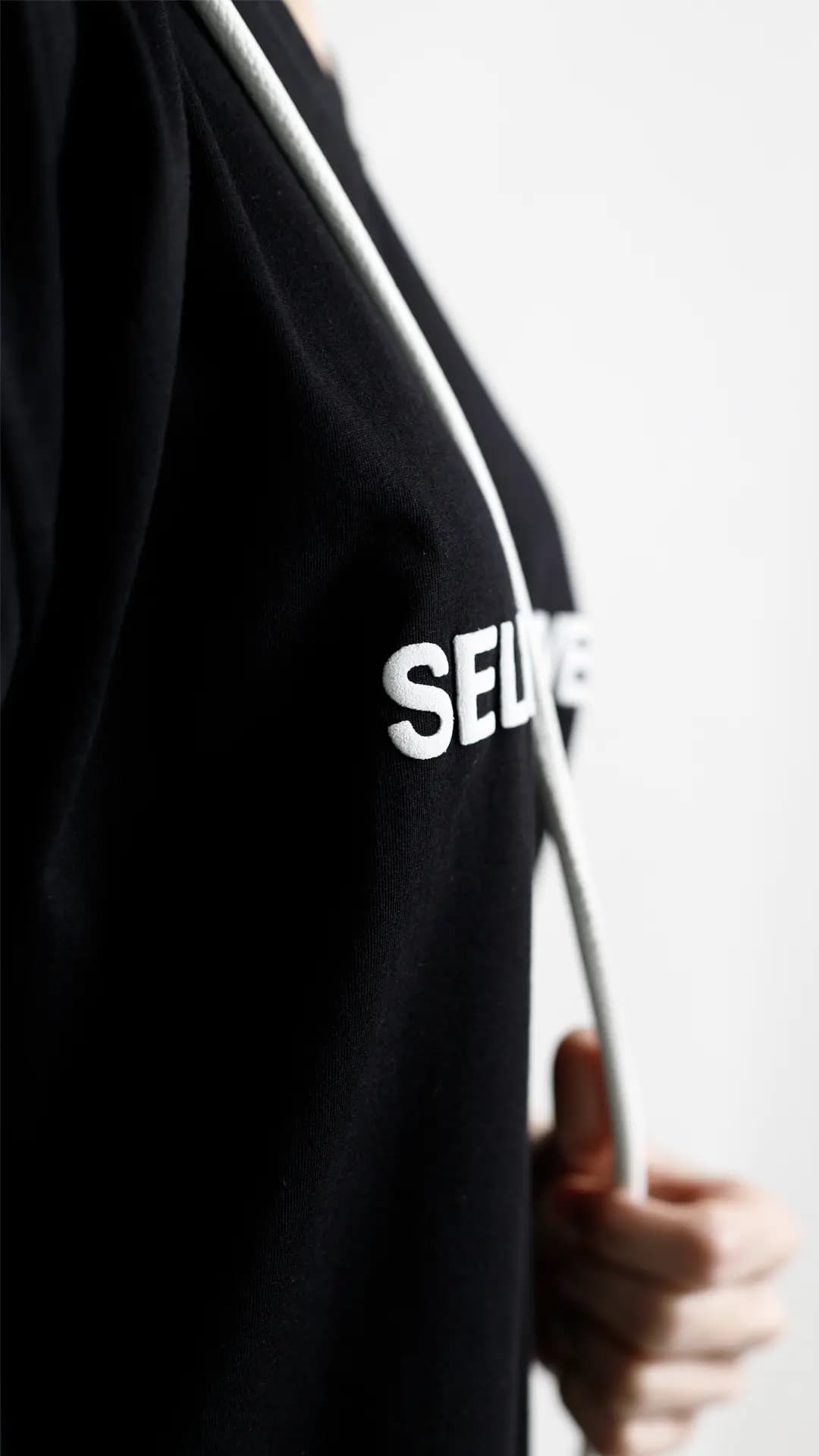 تیشرت مشکی Self Discovery — تصویر ۵