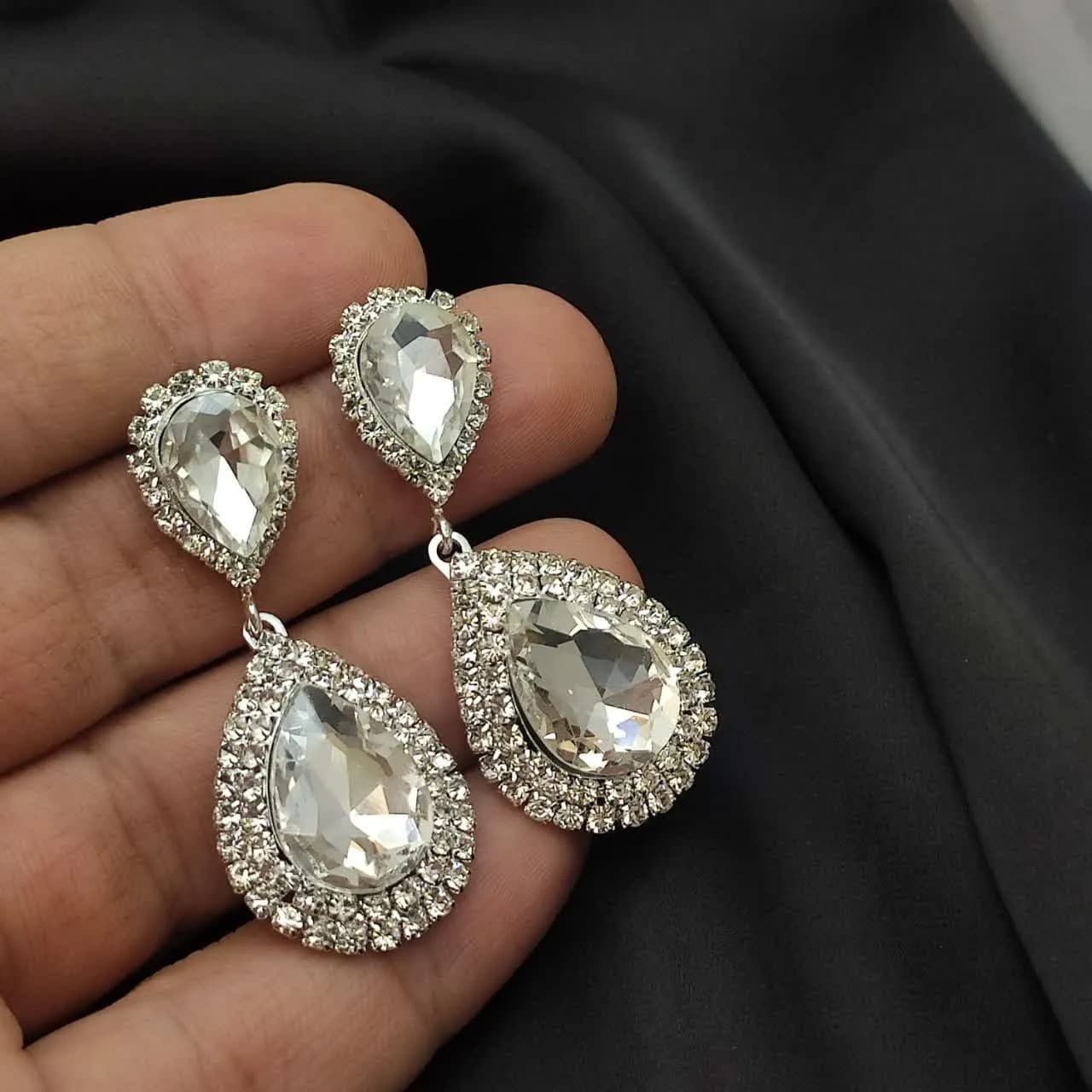 گوشواره جواهری عروس مجلسی بزرگ مدل اشکی کد 10436 — تصویر ۲
