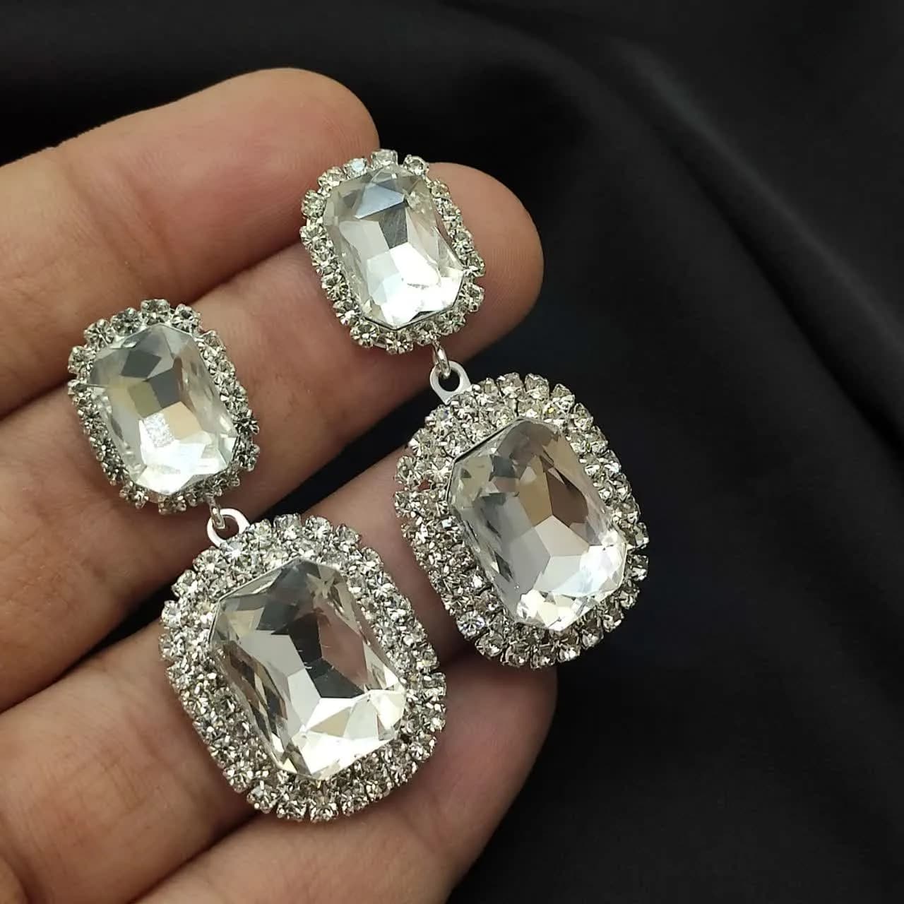گوشواره جواهری عروس مجلسی بزرگ مدل مستطیل کد 10435 — تصویر ۲
