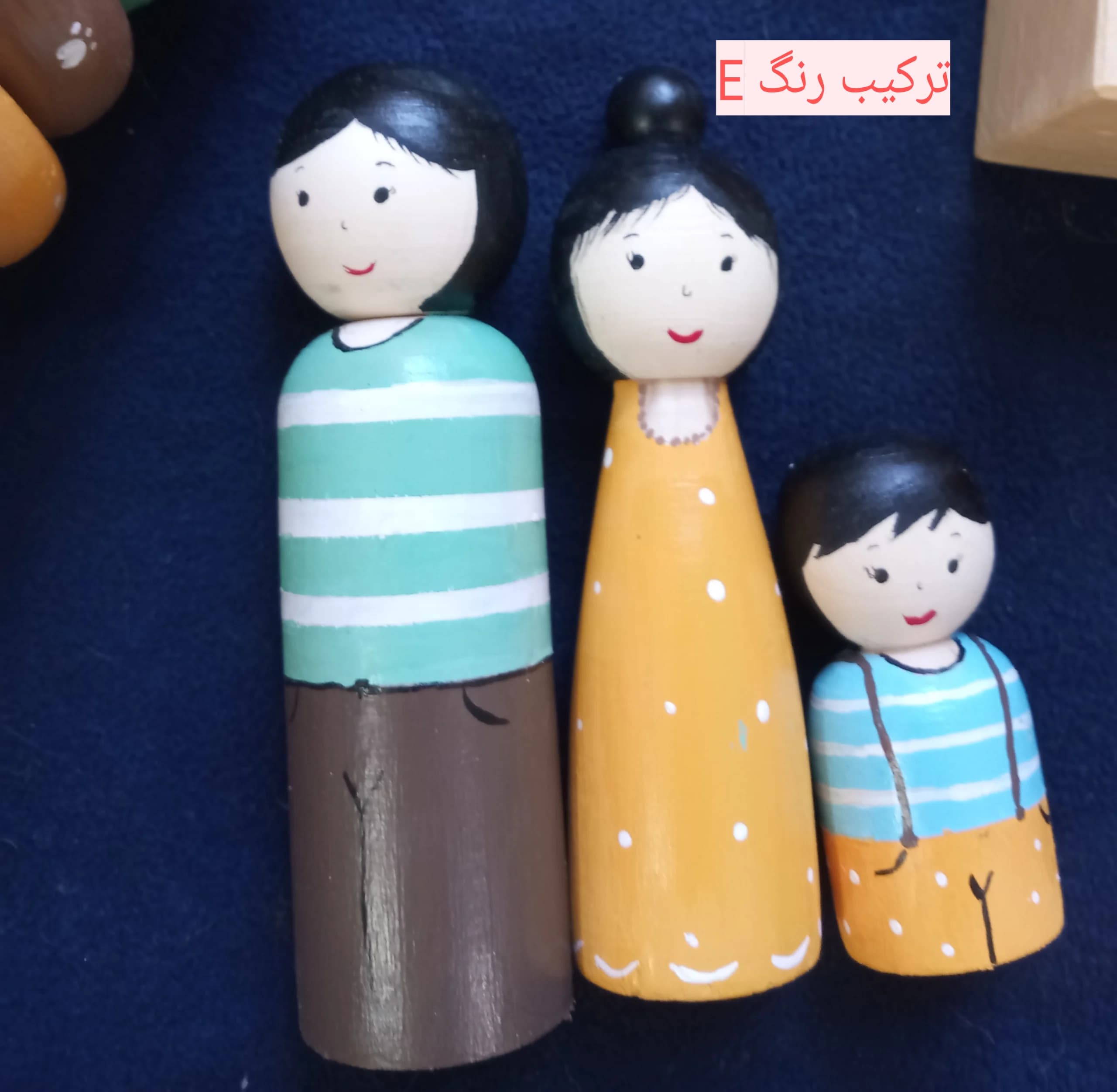 مجسمه چوبی طرح خانواده | دکور دست‌ساز چوب روس برای اتاق کودک | راشلف — تصویر ۵