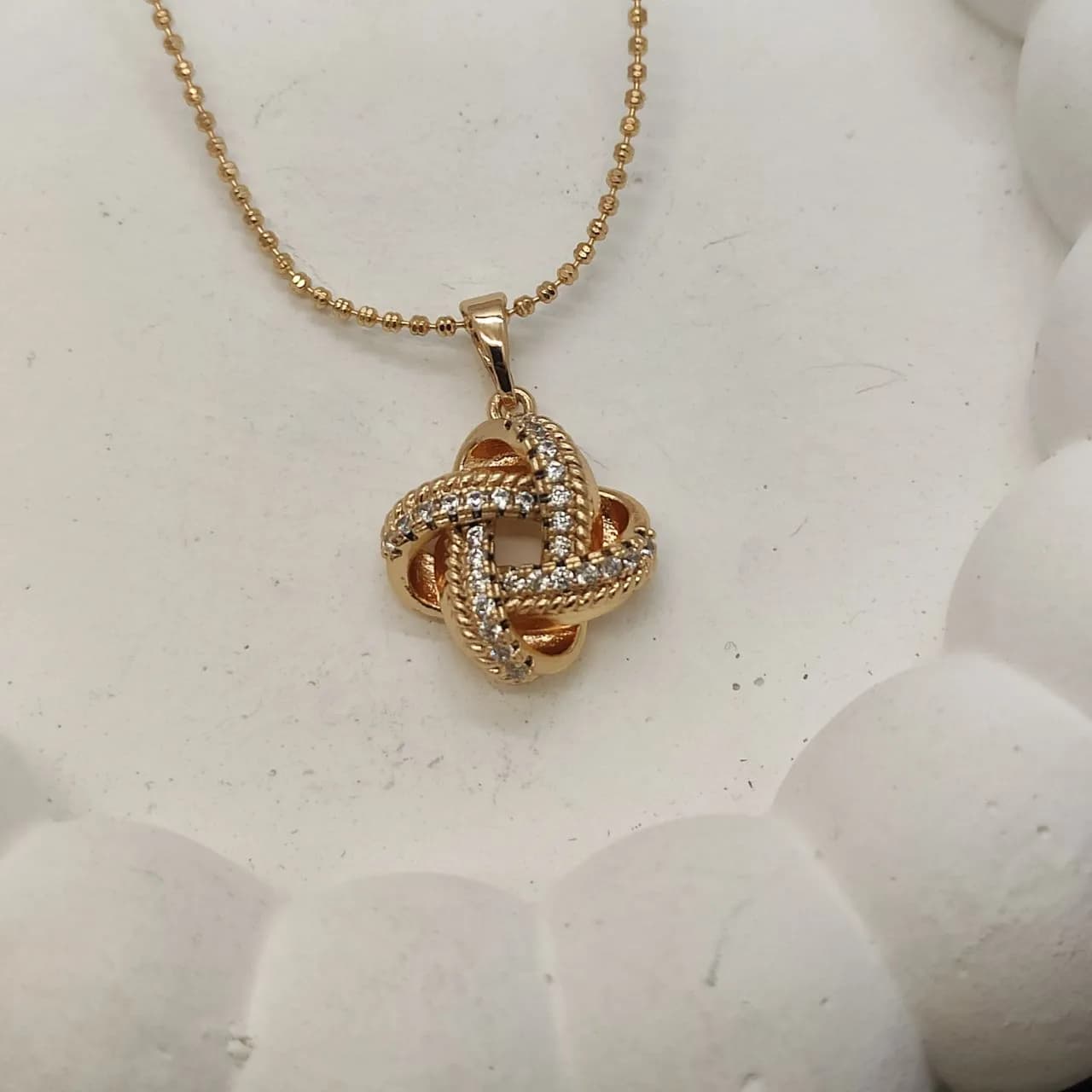 گردنبند ژوپینگ زنانه نگین دار طرح طلا مدل ونکلیف کد 10285