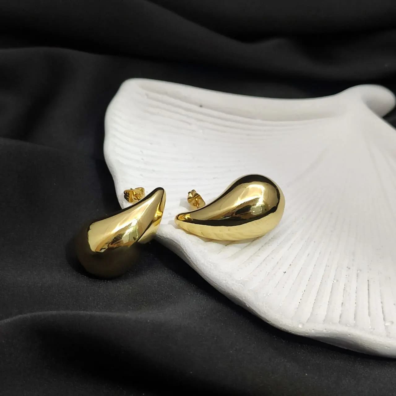 گوشواره مینیمال میخی استیل طرح قطره کد 10239