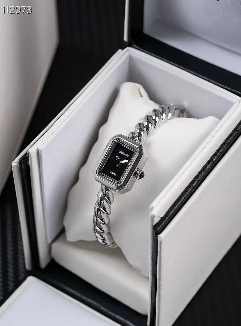ساعت زنانه چنل النگویی نقره ای chanel — تصویر ۳