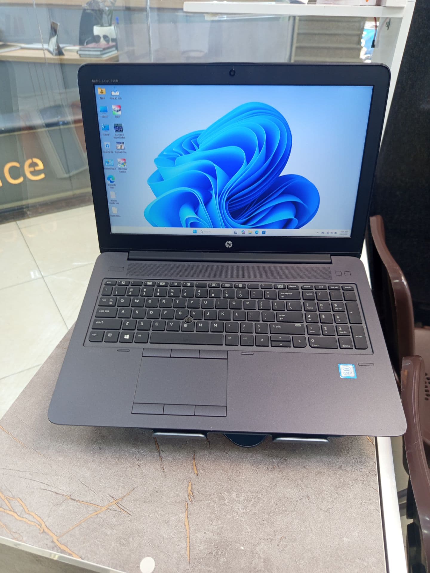 HP ZBOOK 15 G4 | I7-7820H | 16GB | 512SSD | 4GB QUADRO M1200 | 15.6 FHD