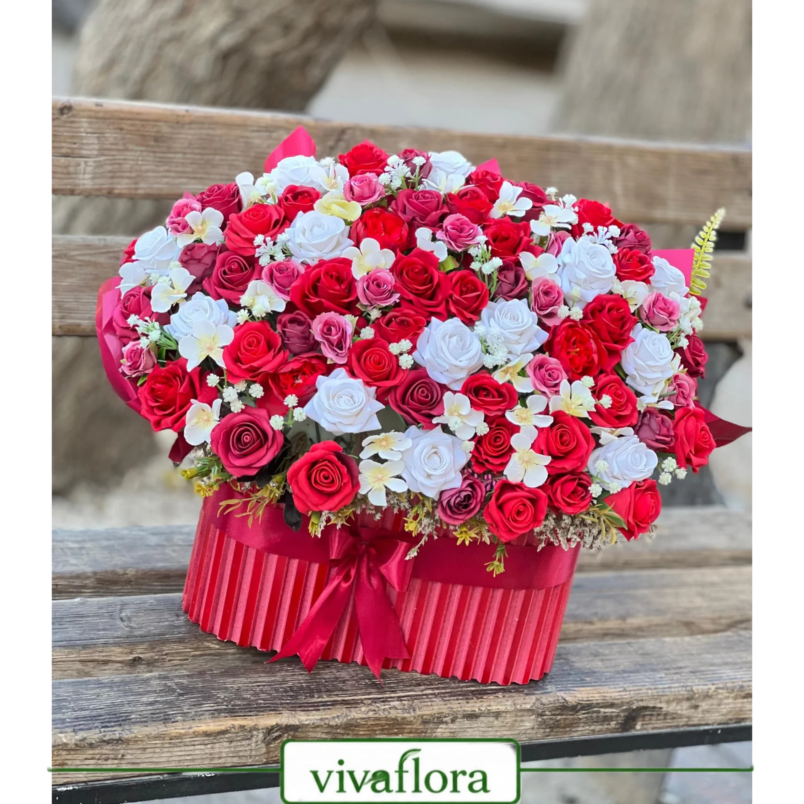 باکس گل مصنوعی پونه