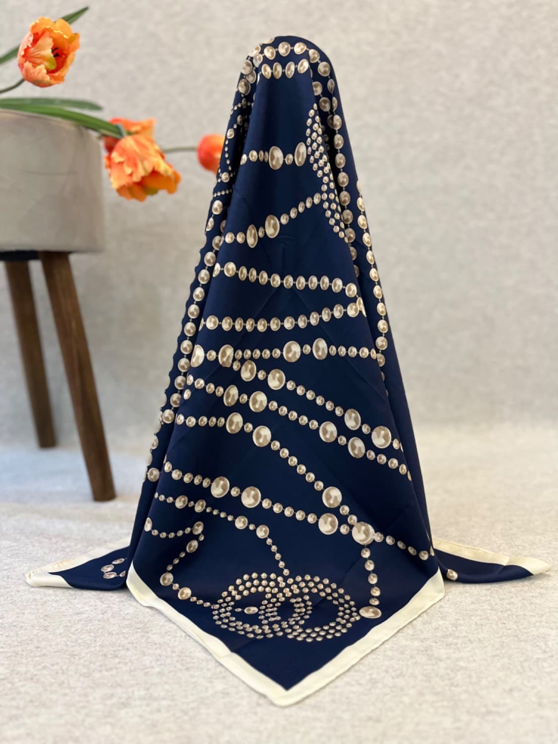 روسری ابریشم توییل وارداتی کد 17