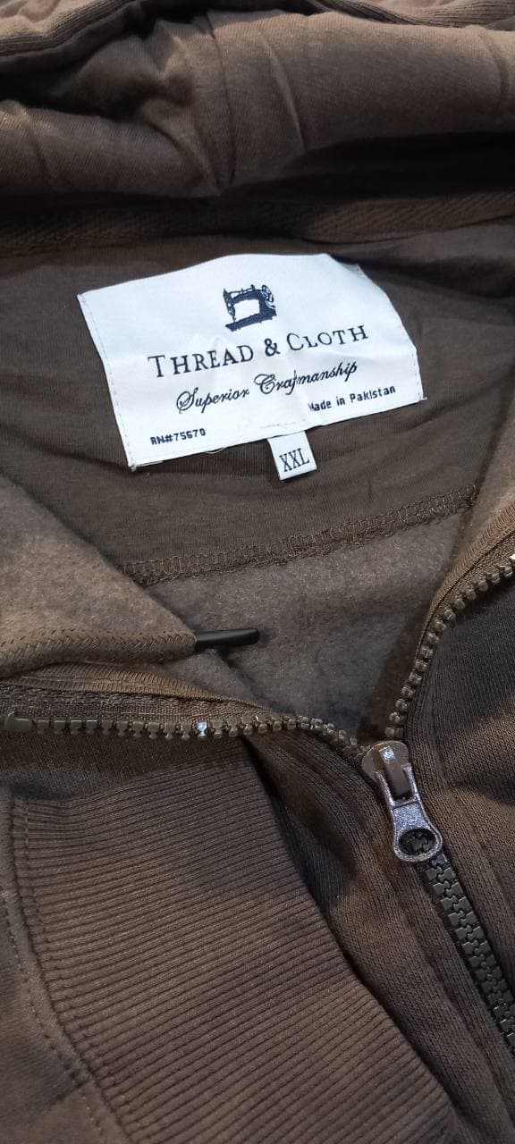 سویشرت مردانه و زنانه قهوه‌ای زیپ دار کلاه‌دار تو کرکی اورجینال وارداتی برند thread&cloth — تصویر ۸
