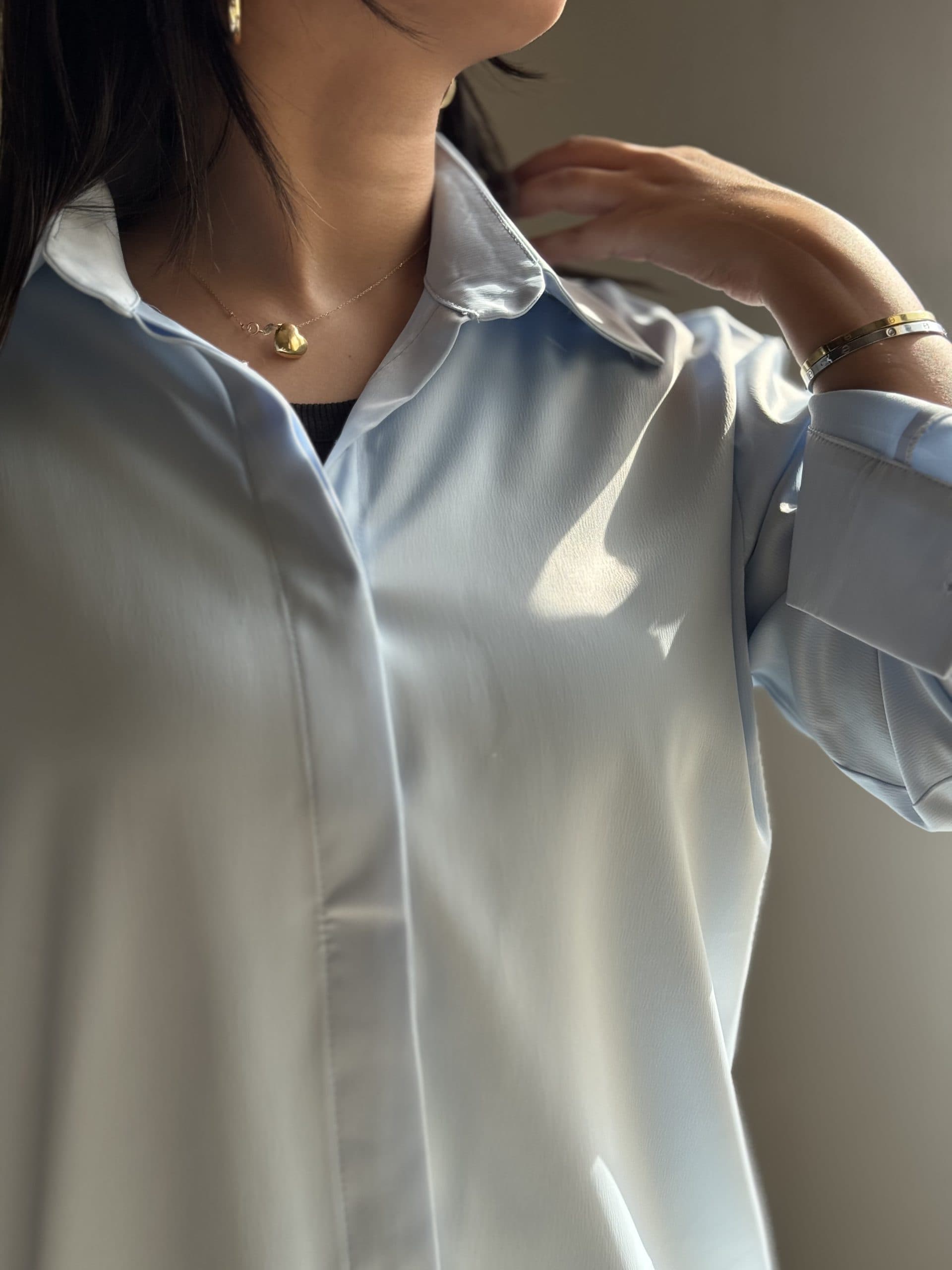 شومیز ساتن زارا ابی اسمانی کد511 — تصویر ۳