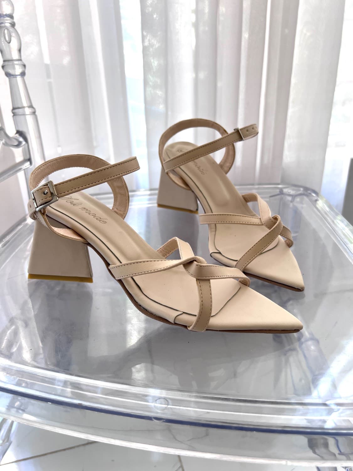 صندل دخترانه چرمی ، مدل نسترن