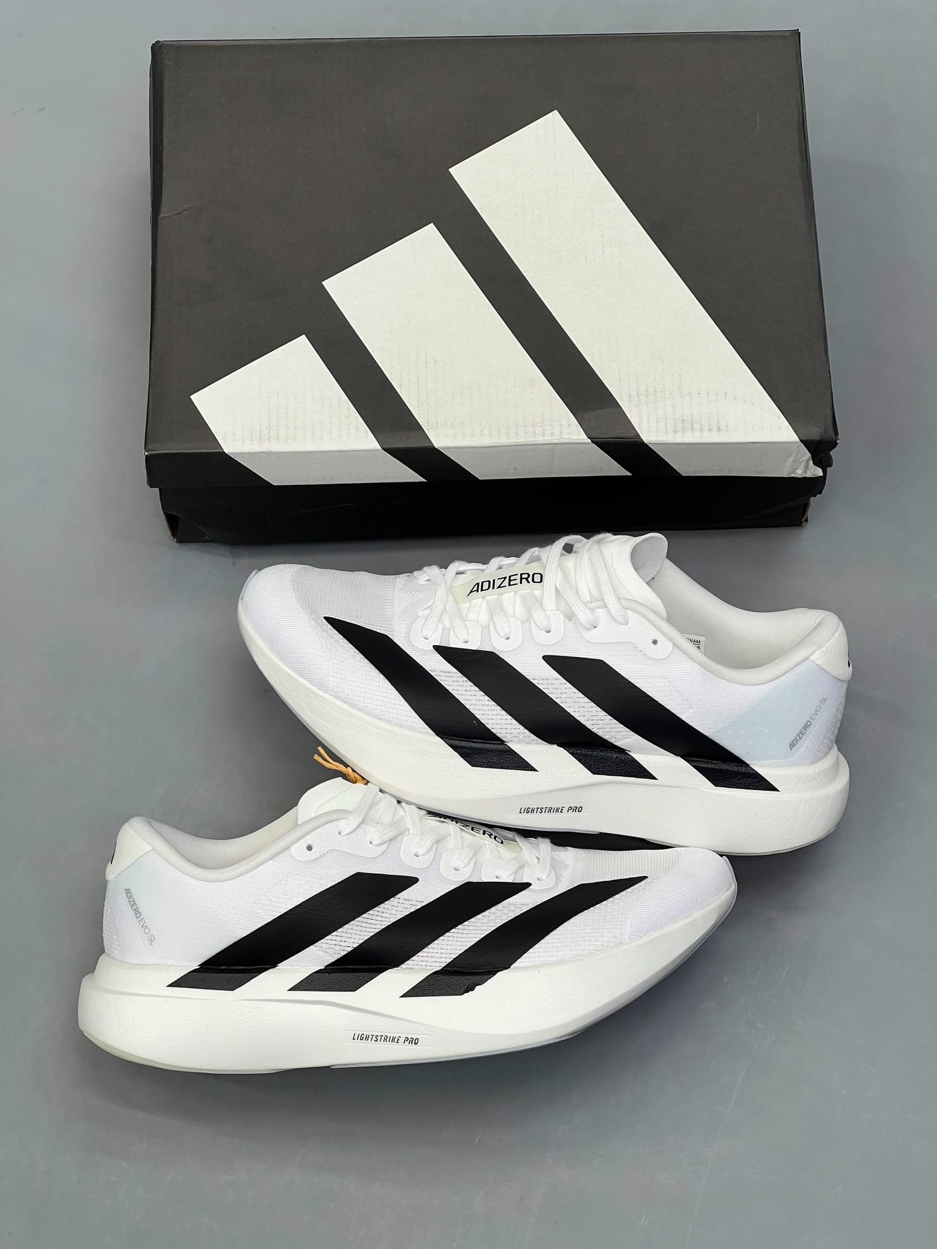 کتونی آدیداس آدیزرو مردانه سفید مشکی | adidas Adizero