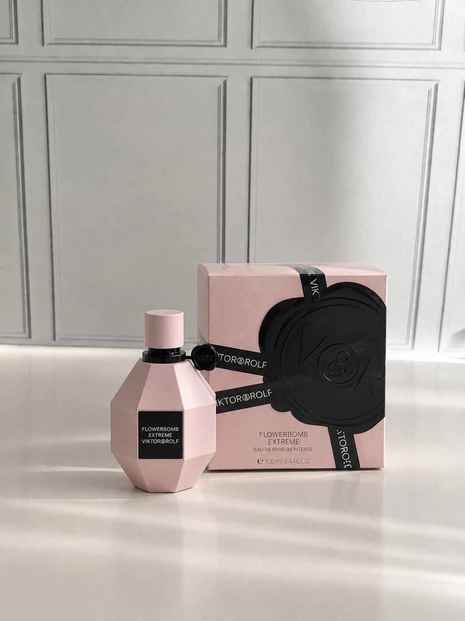 عطر ویکتور اند رولف فلاوربمب | Viktor Rolf Flowerbomb — تصویر ۲