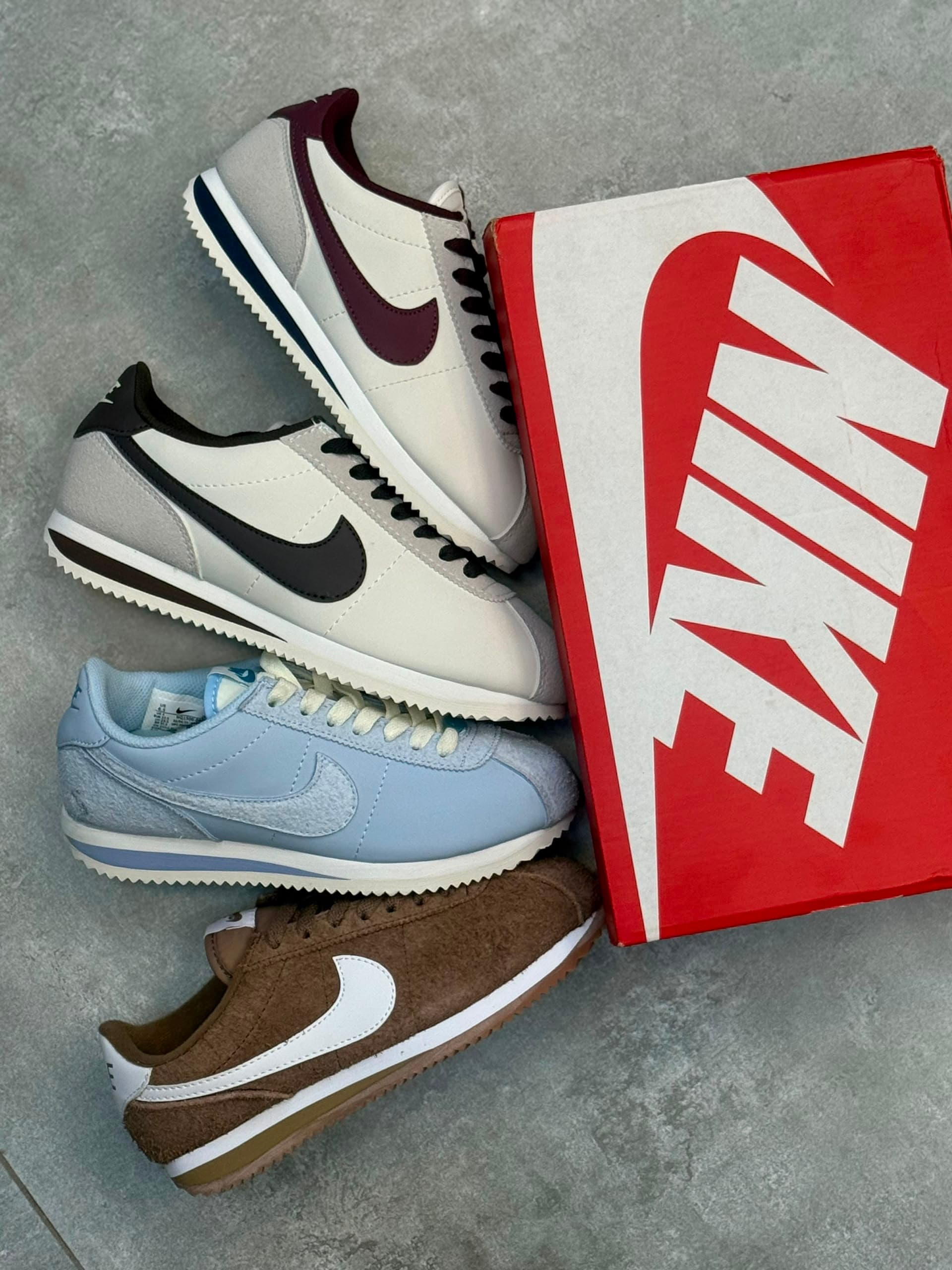 کتونی نایک کورتز زنانه سفید زرشکی | Nike Cortez — تصویر ۳