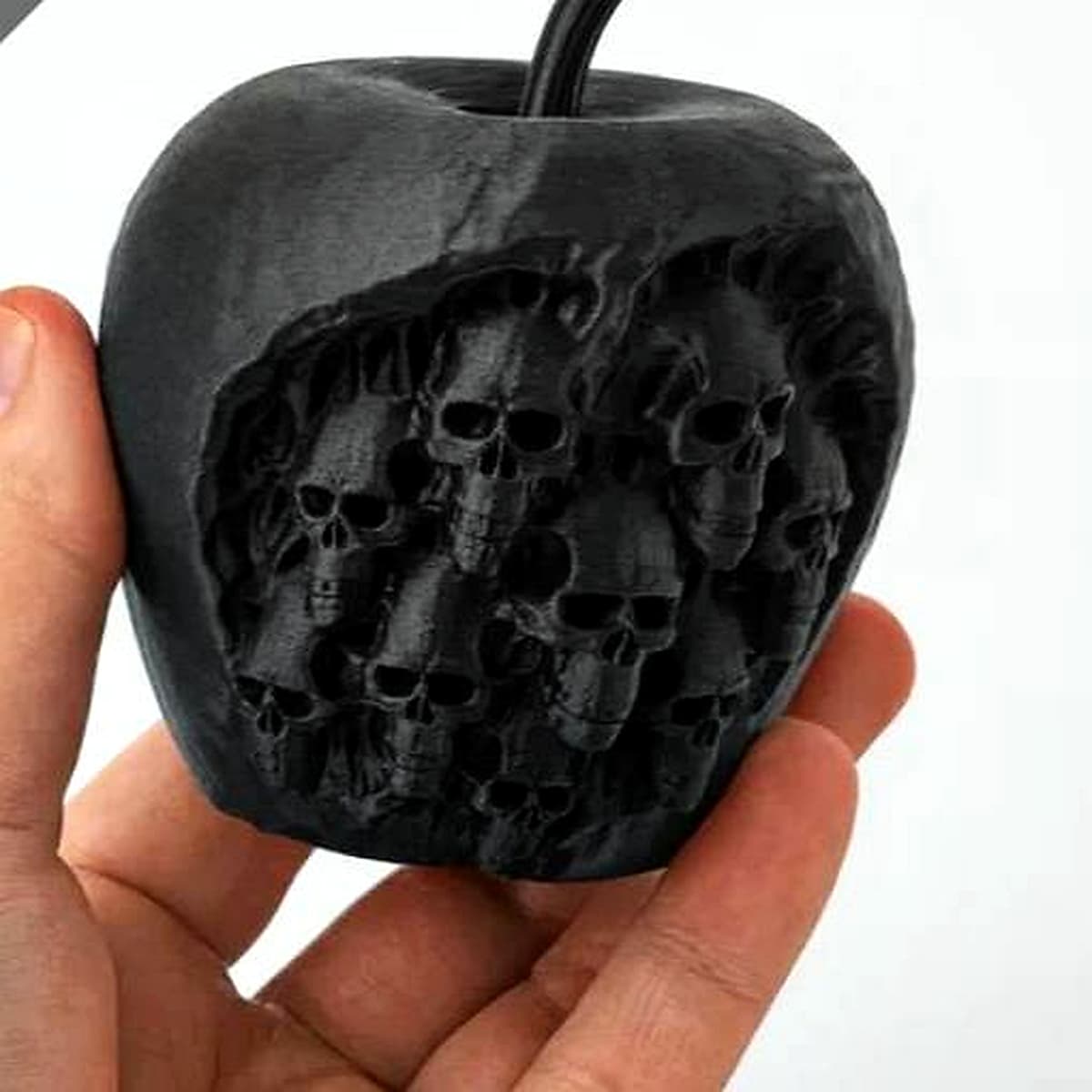سیب نفرین شده THE FORBIDDEN APPLE