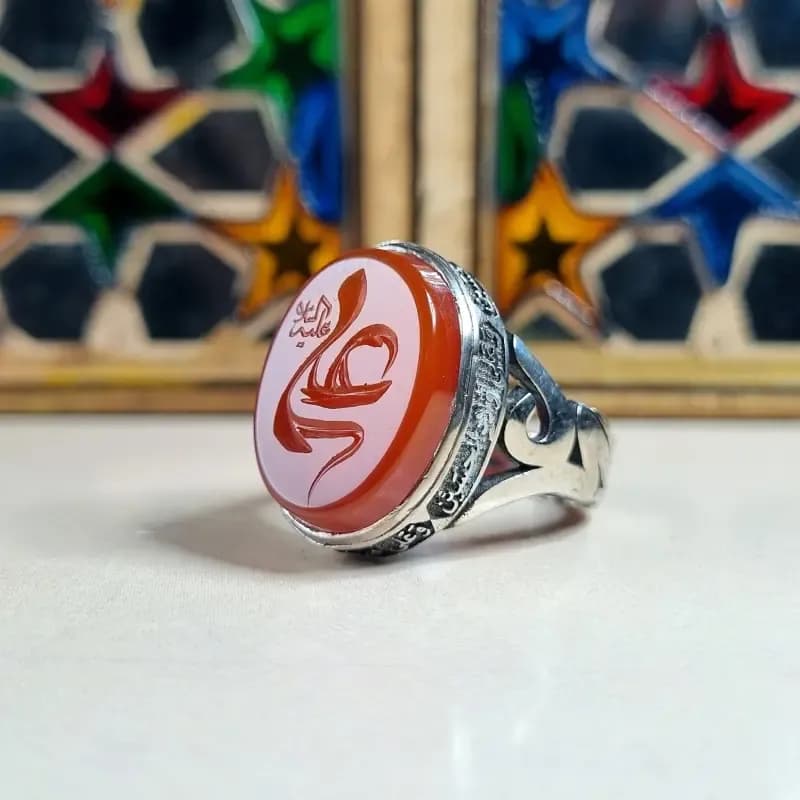 انگشتر مردانه نقره روس با نگین عقیق سرخ و حکاکی نام علی (ع)