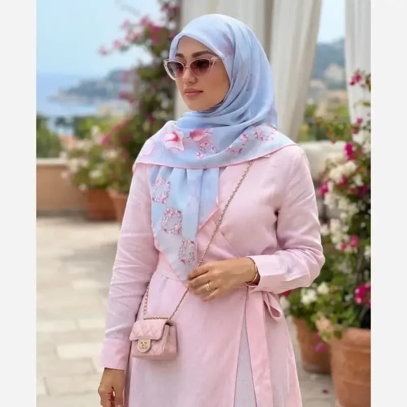 روسری نخ کاستوم قواره بزرگ 140 در 140 طرح آرام آبی و صورتی — تصویر ۸