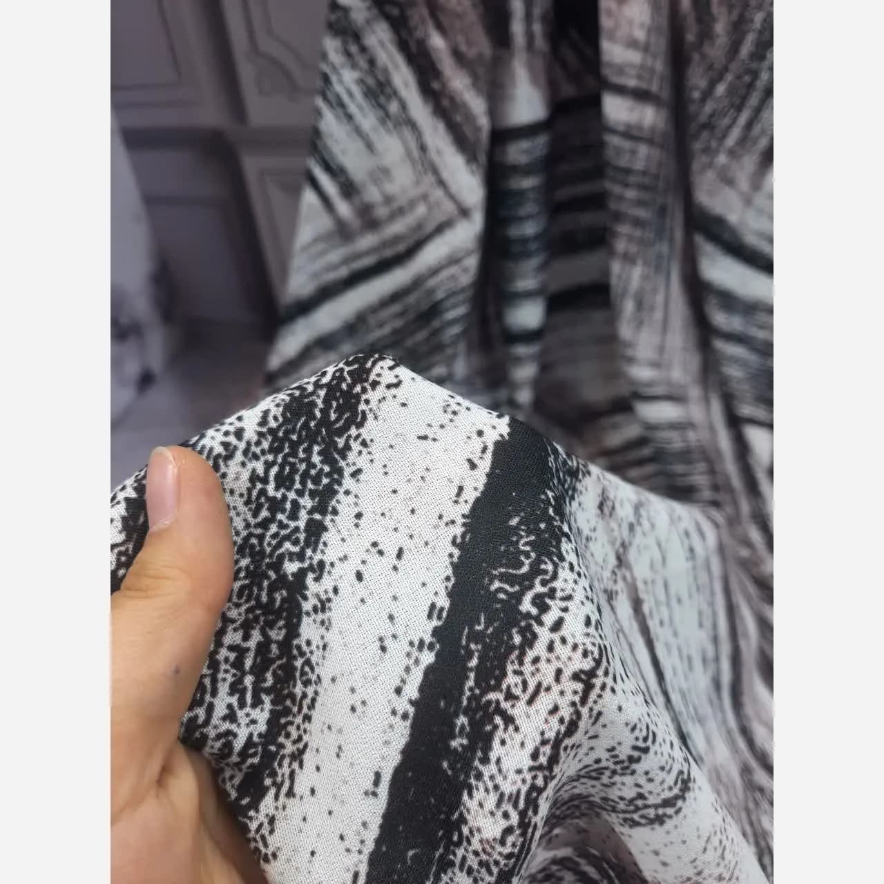 روسری نخی طرح سونیا آبرنگی ابعاد 140 در 140 — تصویر ۱۰