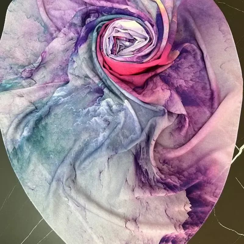 روسری نخی کاستوم طرح ابرا قواره 110 — تصویر ۴