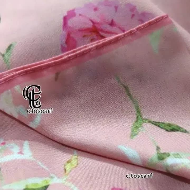 روسری نخ کاستوم قواره 140 طرح گل گلی دابل پینک — تصویر ۵