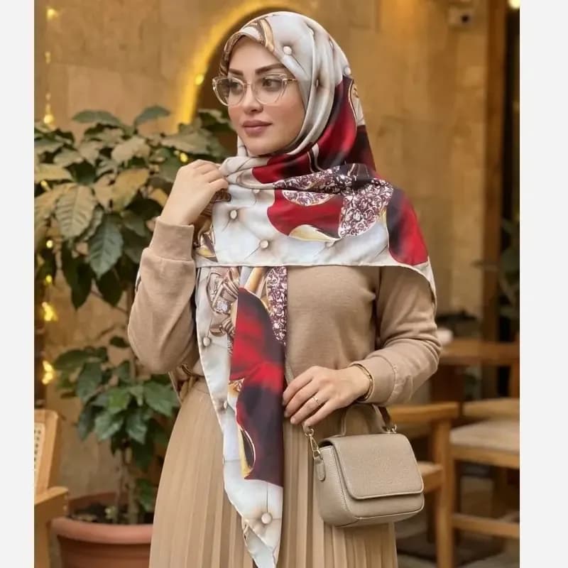 روسری نخی کاستوم طرح شقایق ابعاد 140×140 چرخ دوز