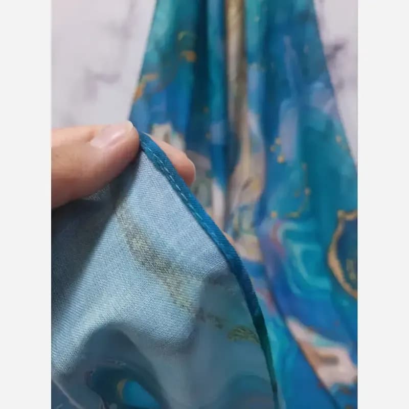 روسری نخ کاستوم طرح اطلس قواره بزرگ دور دوخت مزونی ابعاد 140 در 140 — تصویر ۴