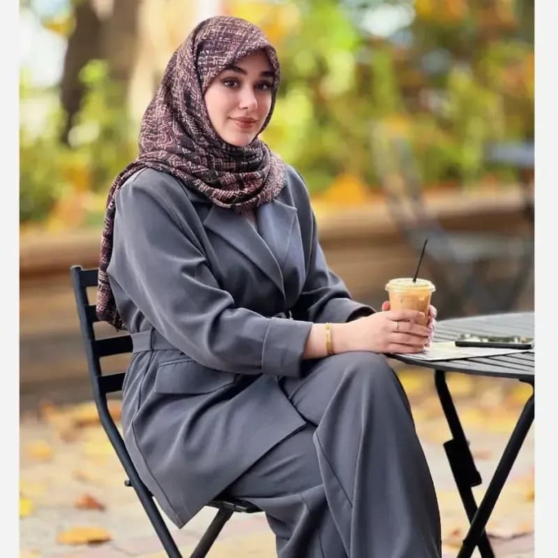 روسری نخ کاستوم طرح سدنا قواره 140 دور چرخ دوز — تصویر ۴