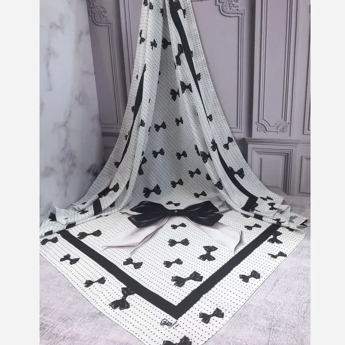 روسری نخی طرح پاپیون خالخالی ابعاد 140 در 140 — تصویر ۸