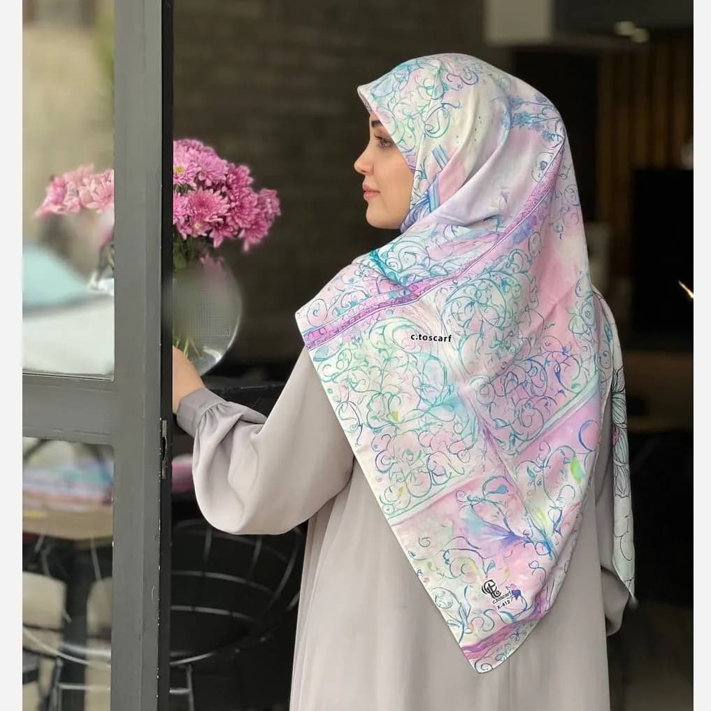 روسری نخی قواره 140 دور دوخت طرح بهار — تصویر ۱۲