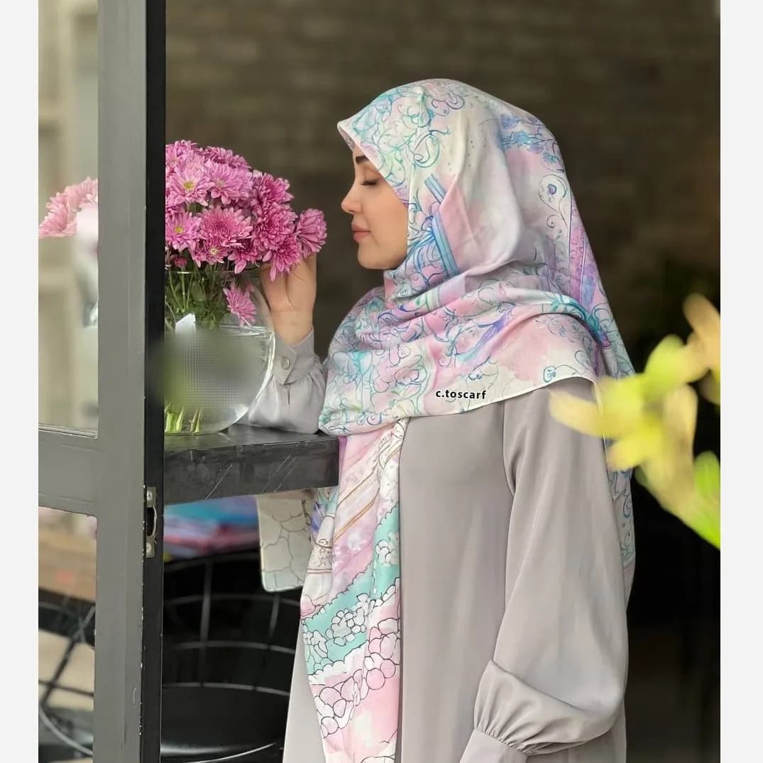 روسری نخی قواره 140 دور دوخت طرح بهار — تصویر ۹