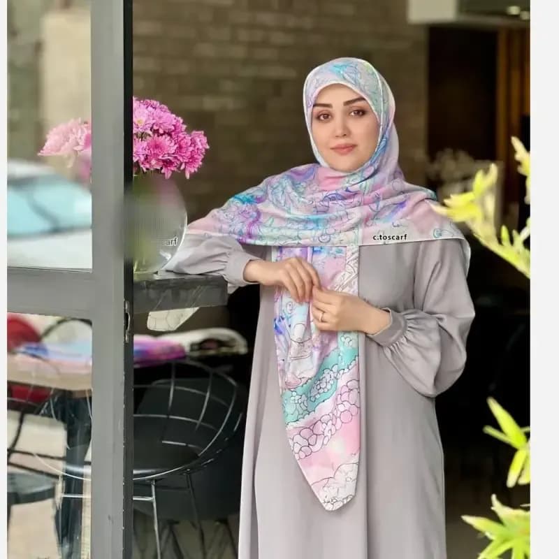 روسری نخی قواره 140 دور دوخت طرح بهار — تصویر ۳