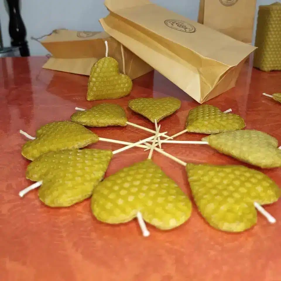 شمع قلبی موم عسل | Beeswax Heart Candle | — تصویر ۲