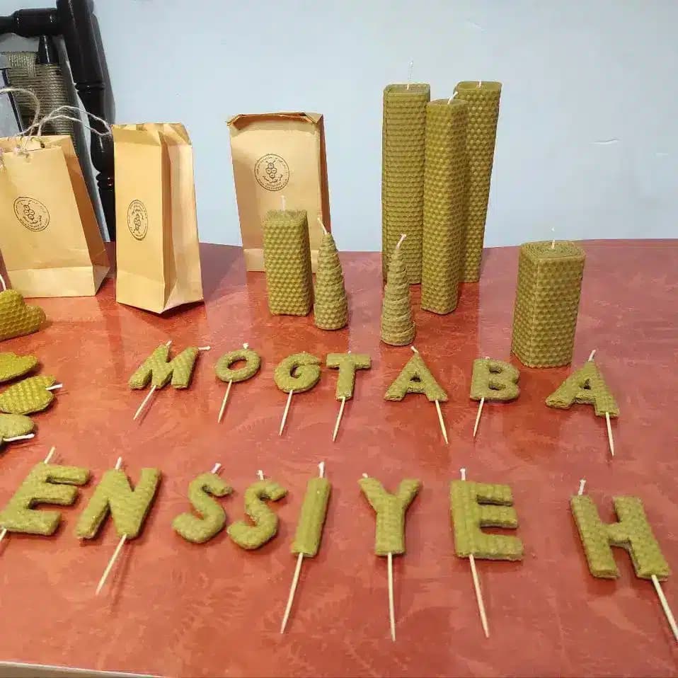 شمع حروف موم عسل | Beeswax Letter Candle | — تصویر ۳