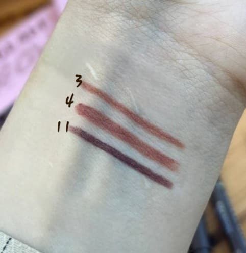 خط لب قهوه ای شمعی brown lip liner — تصویر ۲