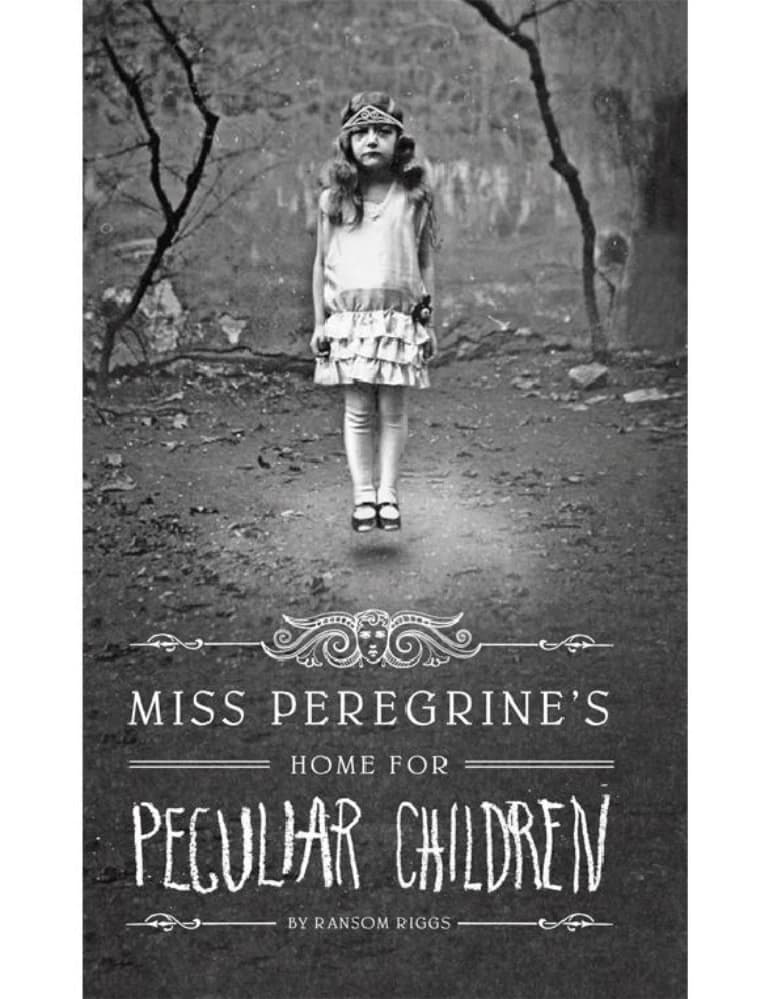 کتاب Miss Peregrine’s Home for Peculiar Children (خانه دوشیزه پرگرین برای کودکان عجیب) نسخه انگلیسی PDF | رنسم ریگز
