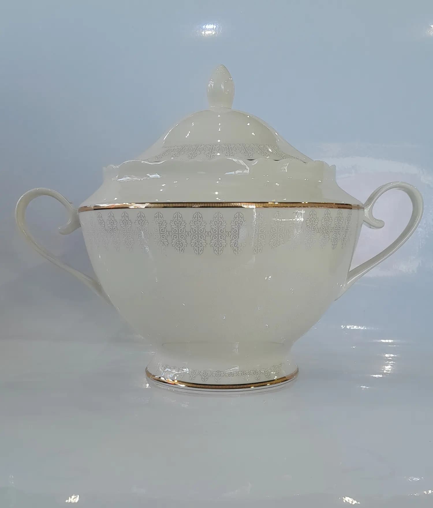 سوپخوری درب دار طرح دارسی
