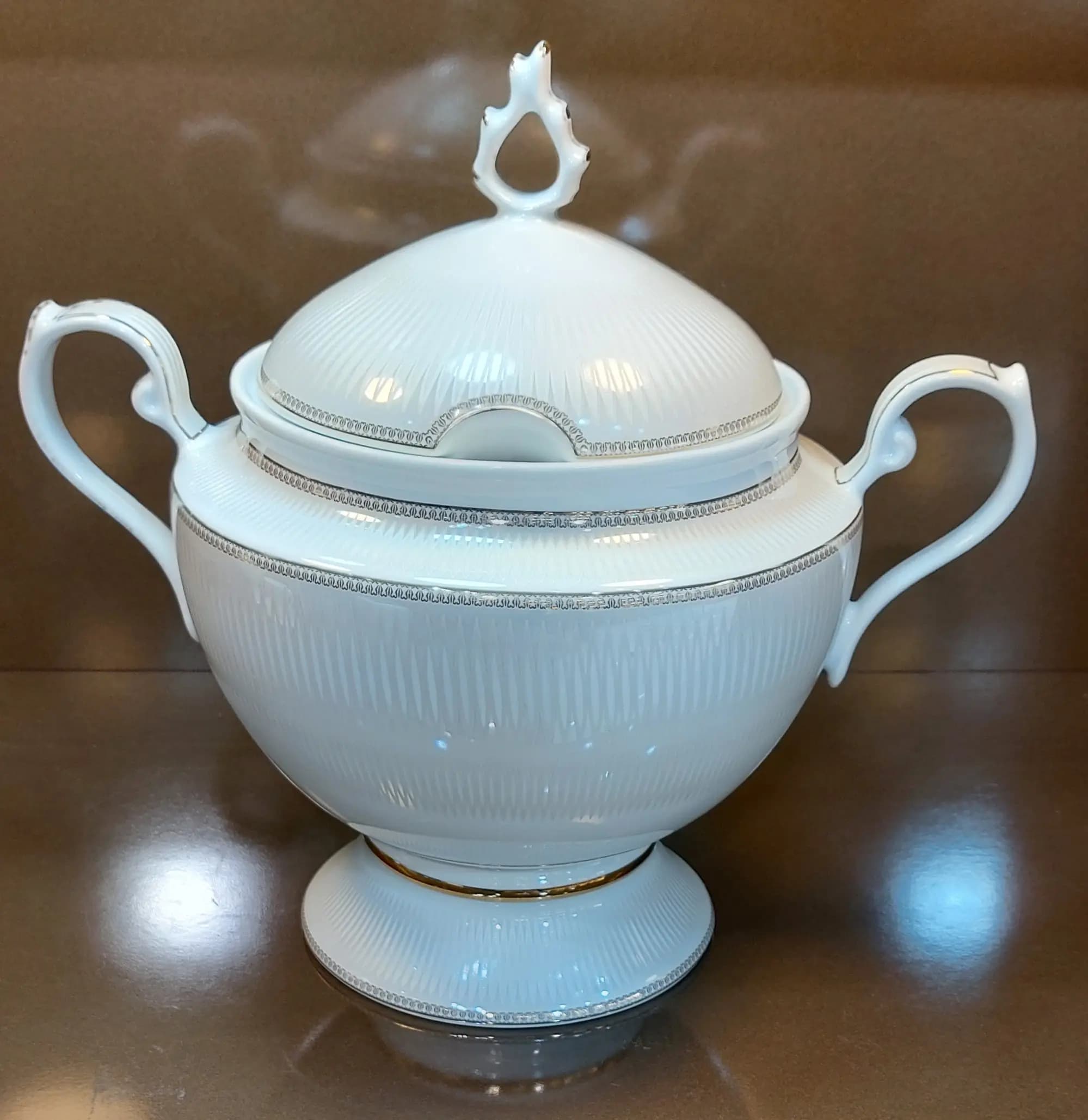 سوپخوری با درب طرح دالاهو