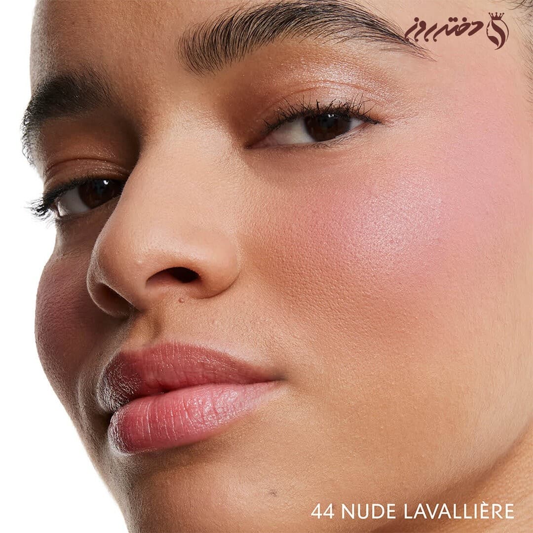 رژگونه پودری بلورینگ‌ بولدایوسن‌ لورن 44 |YSLMake Me Blush Bold Blurring Blush Nude Lavalliere 44 — تصویر ۳