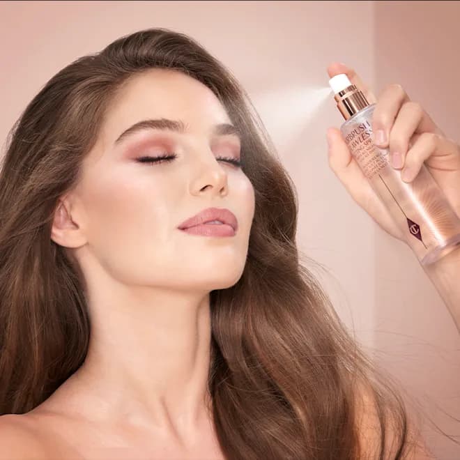 ست اسپری فیکس و پنکک فیلتر کننده پوست شارلوت تیلبری | Charlotte Tilbury Airbrush Flawless Complexion Perfecting Set — تصویر ۲